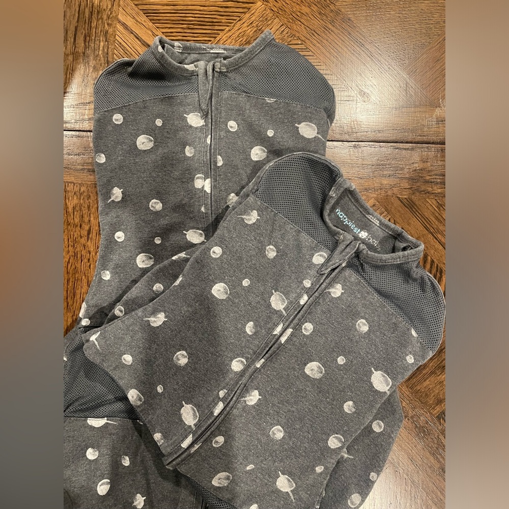 Happiest Baby Sleeppea Swaddle- Size Medium (M).
